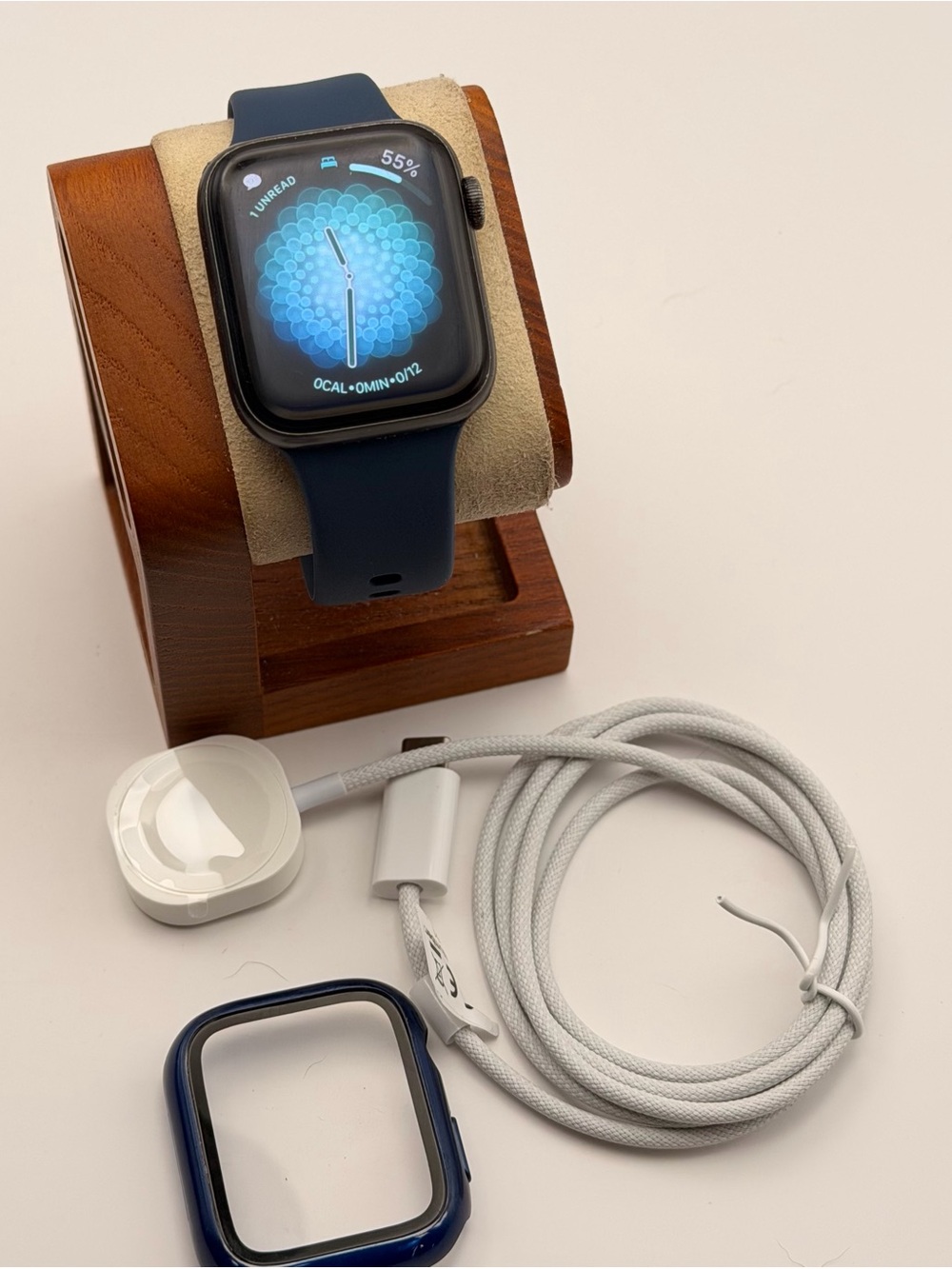 Apple Watch SE, 44mm, Very Good Condition, Tested, Charger Incl, Extra Band